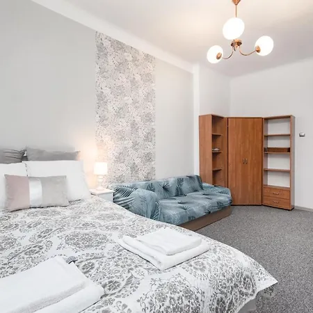 Dabrowszczakow 6 By Homeprime Apartment Warschau