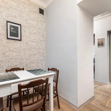 Dabrowszczakow 6 By Homeprime Warschau