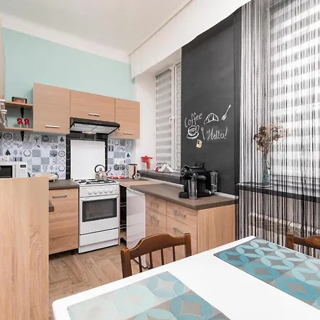 Dabrowszczakow 6 By Homeprime * Warschau